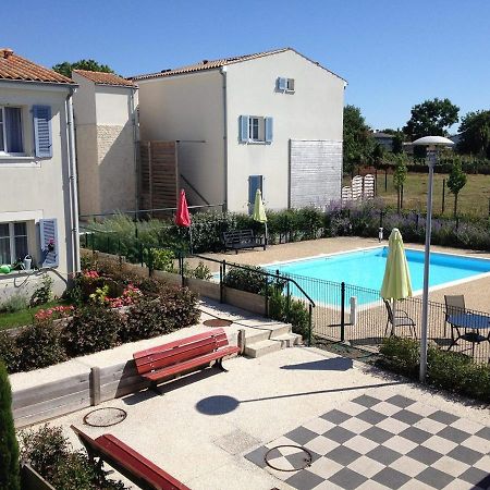 Residence Services Les Essentielles Sainte Soulle Exteriör bild